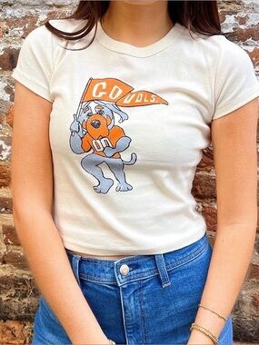 Woman’s Tennessee Cream Graphic T-Shirt